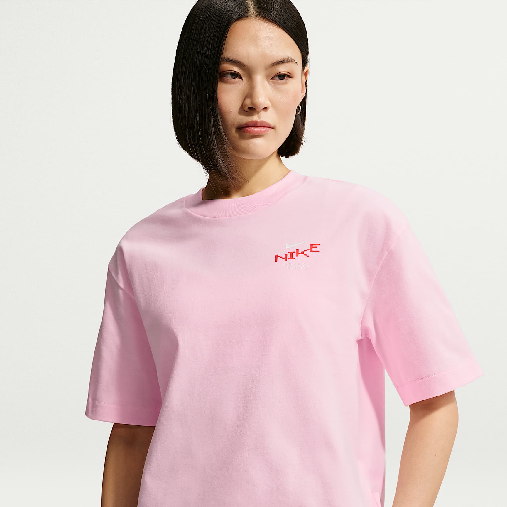 Nike Sportswear Women's Oversized Mid-Cropped T-Shirt. Nike JP